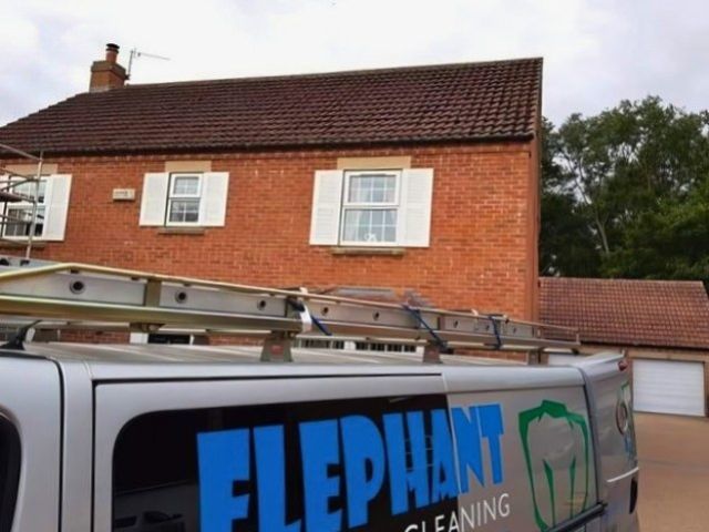roof-cleaning-10-kireth-ai