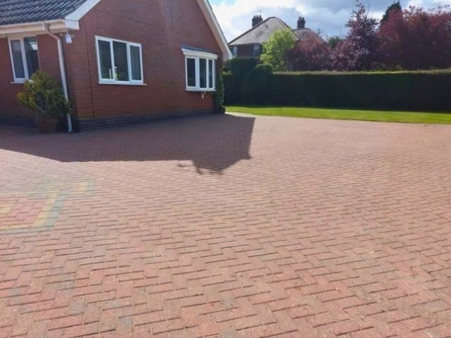 driveway-cleaning-12-kireth-ai