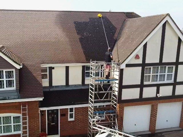 roof-cleaning-11-kireth-ai